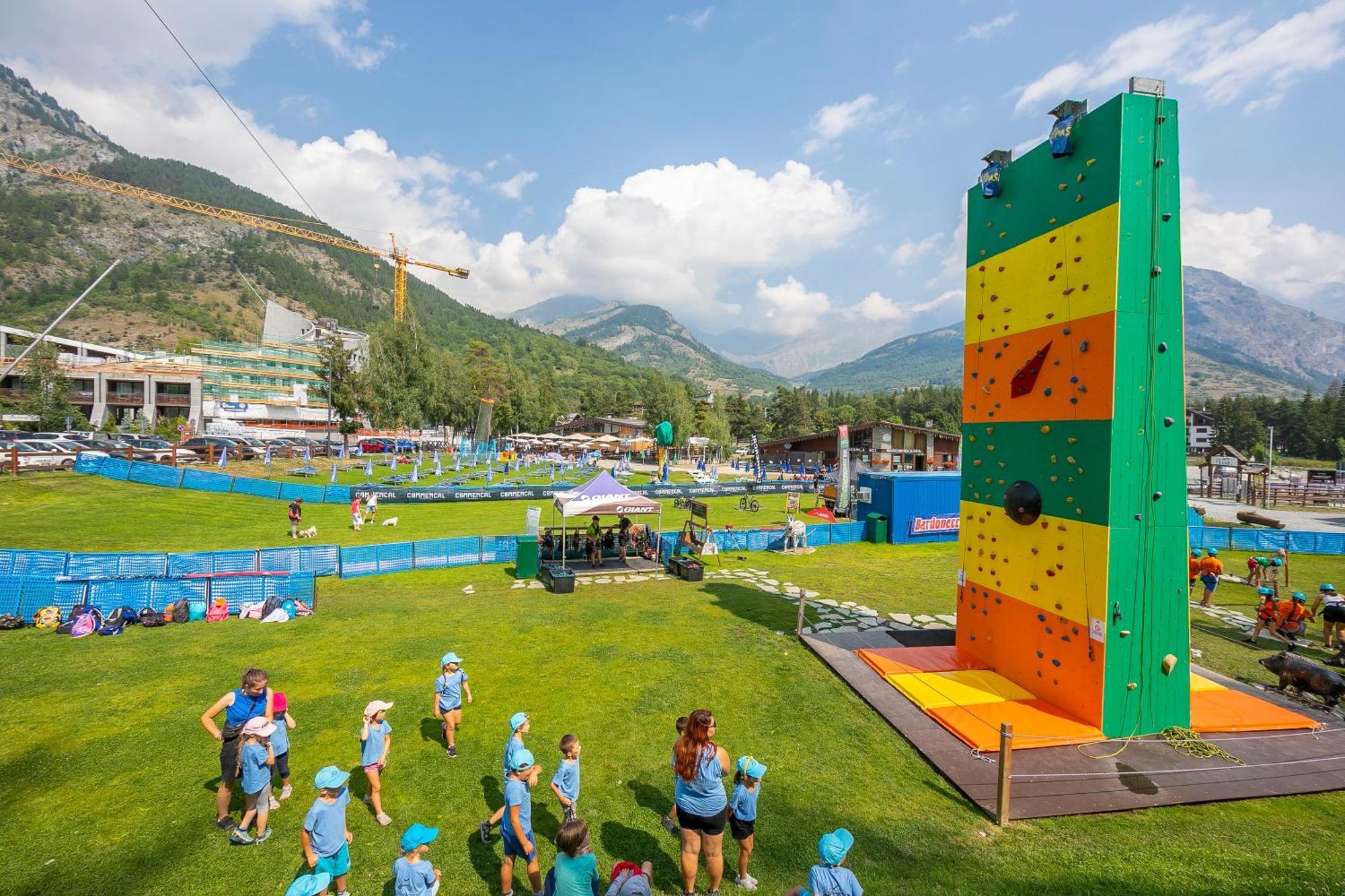 Il Rododendro City Center - Happy Rentals Bardonecchia Ngoại thất bức ảnh